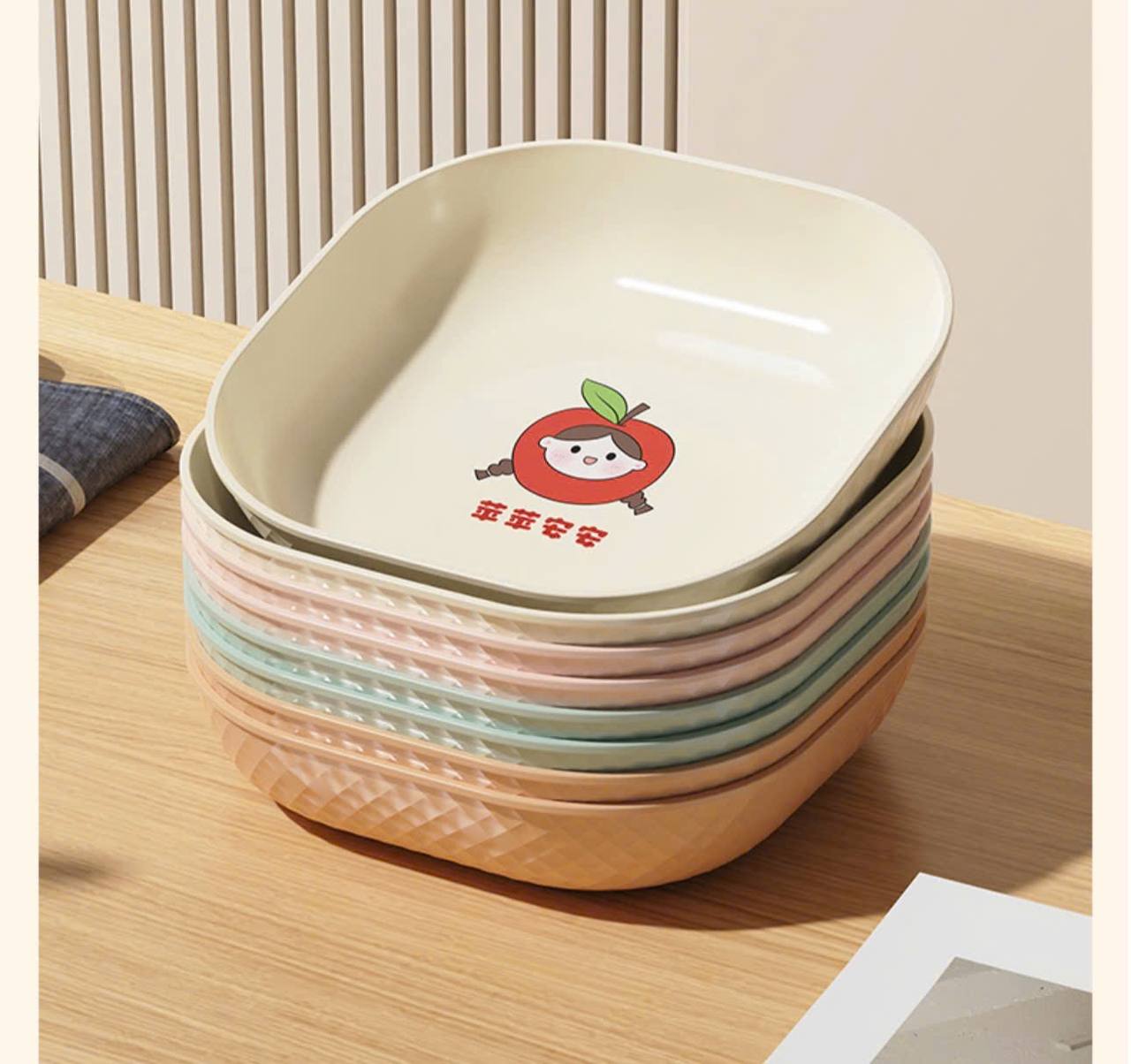 Đĩa Nhựa Vuông Chibi Đựng Thức Ăn