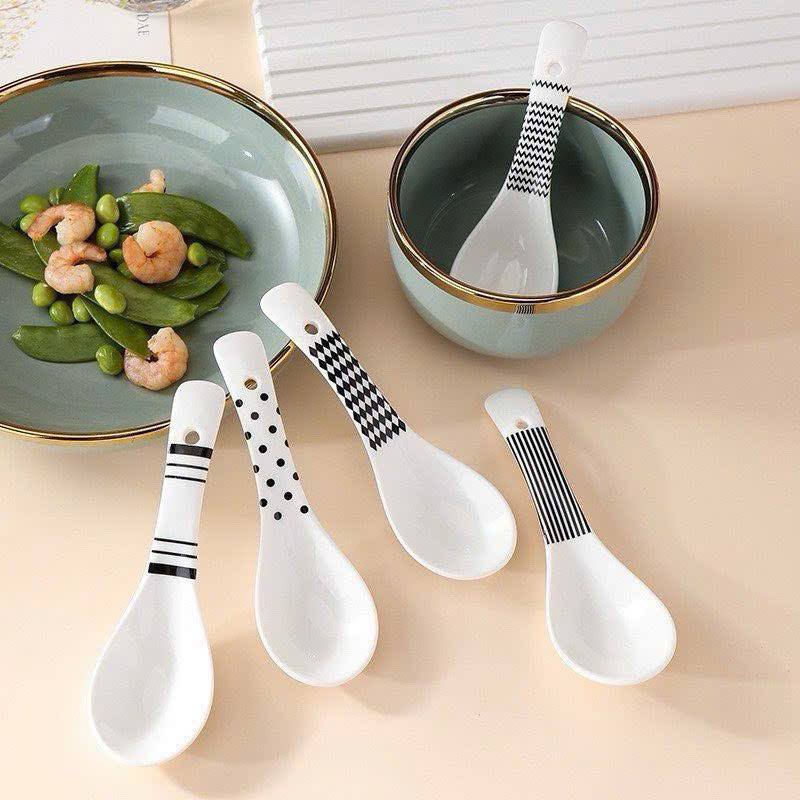 BỘ 5 MUỖNG SỨ CAO CẤP CÓ HỘP