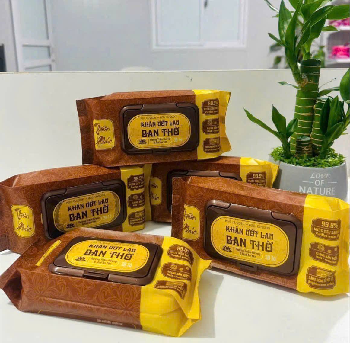 KHĂN ƯỚT LAU BÀN THỜ TINH CHẤT TRẦM HƯƠNG