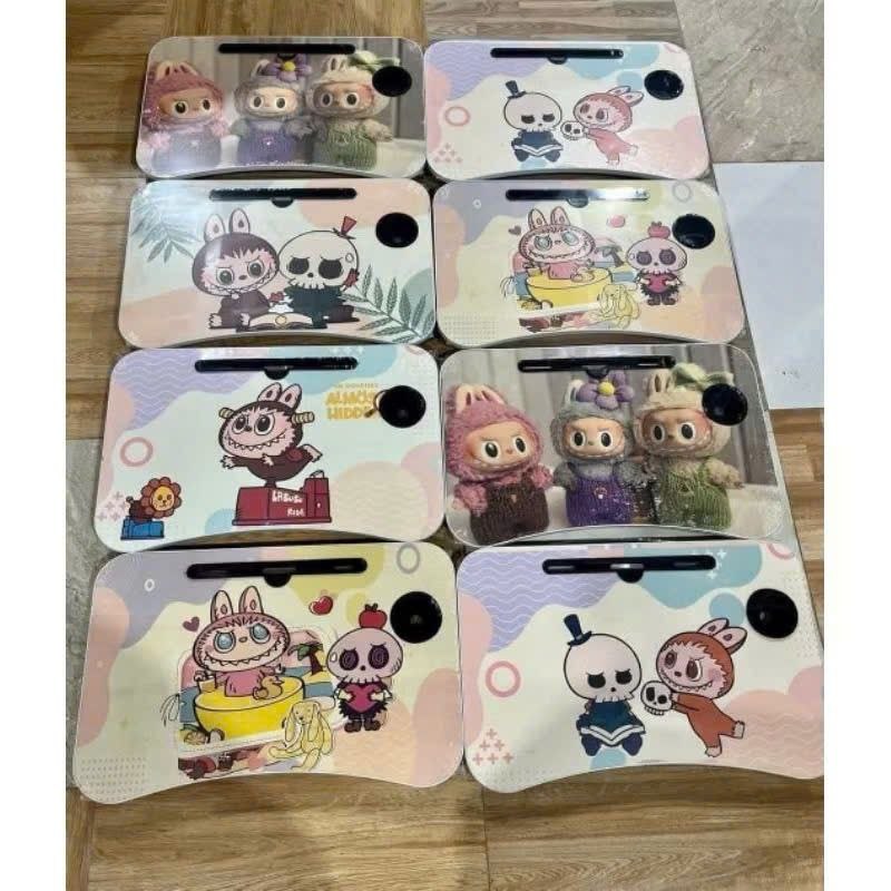BÀN HỌC GẤP GỌN HOẠT HÌNH NGỘ NGHĨNH CHO BÉ Bàn Làm Việc Mini – Có Khe Cắm iPad, Điện Thoại – Gấp Gọn Dễ Dàng